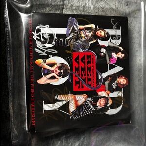 Red Velvet Signed Album - 'Perfect Velvet' CD